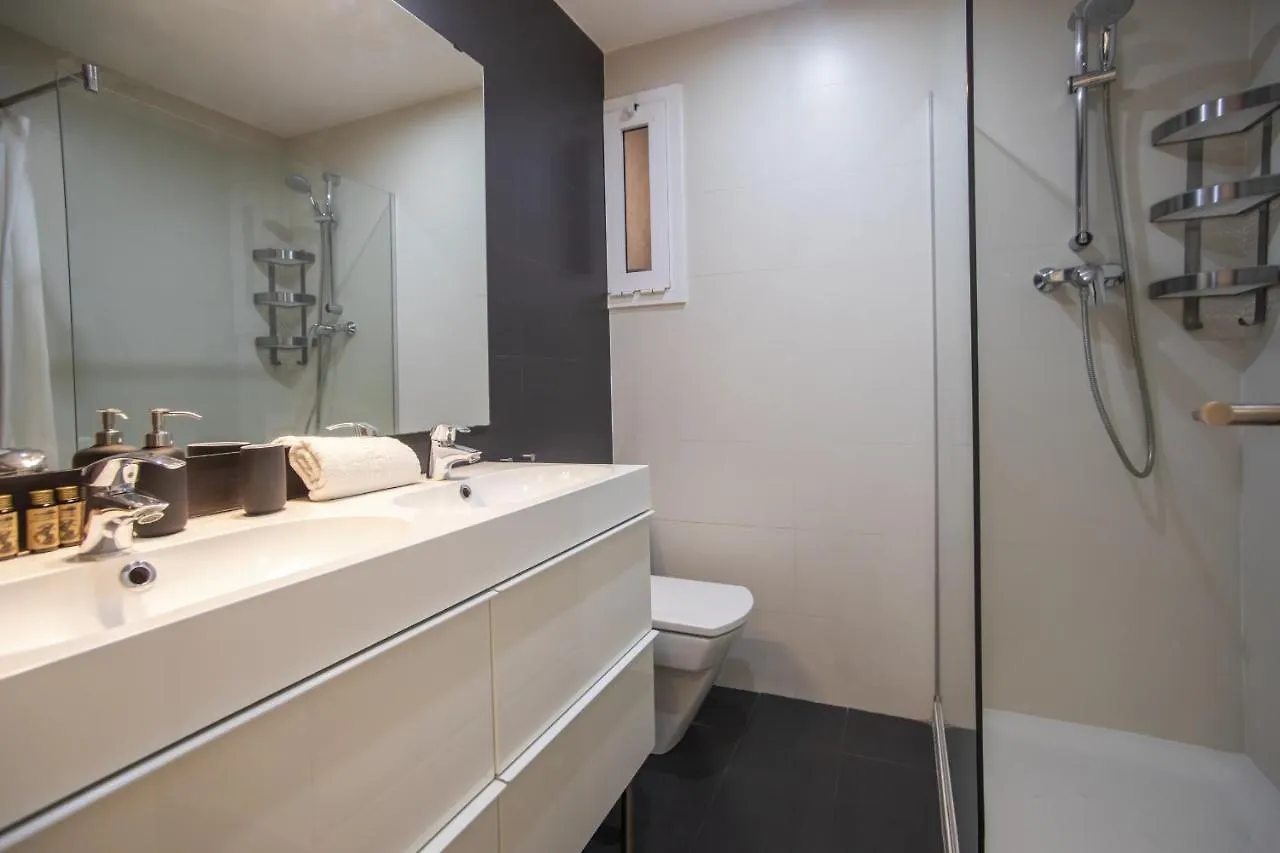 41Ara1029 Stunning & Renovated In Sagrada Familia Apartment Barcelona